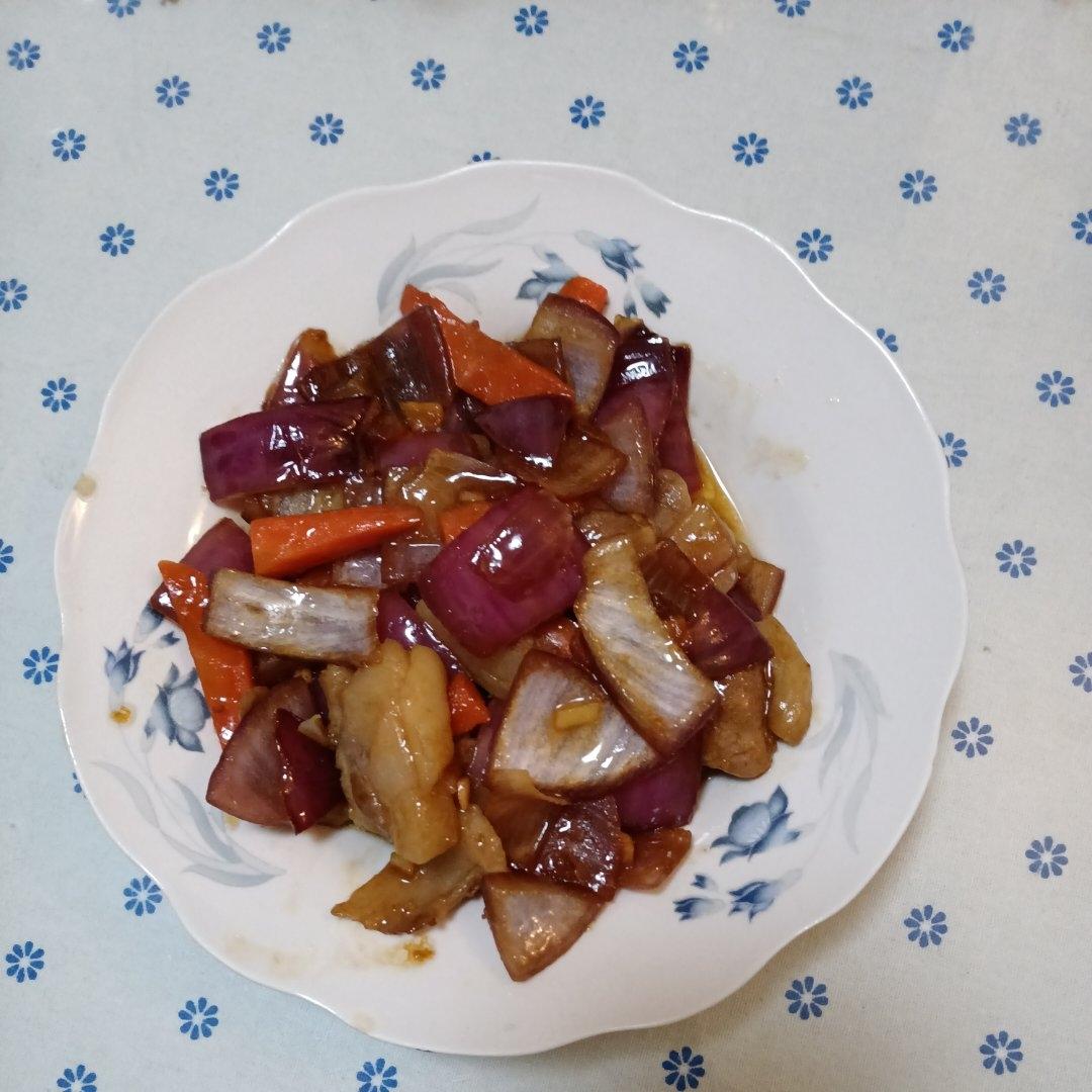 洋葱炒肉怎么做好吃？下锅顺序很重要，洋葱脆爽不出水肉片鲜嫩