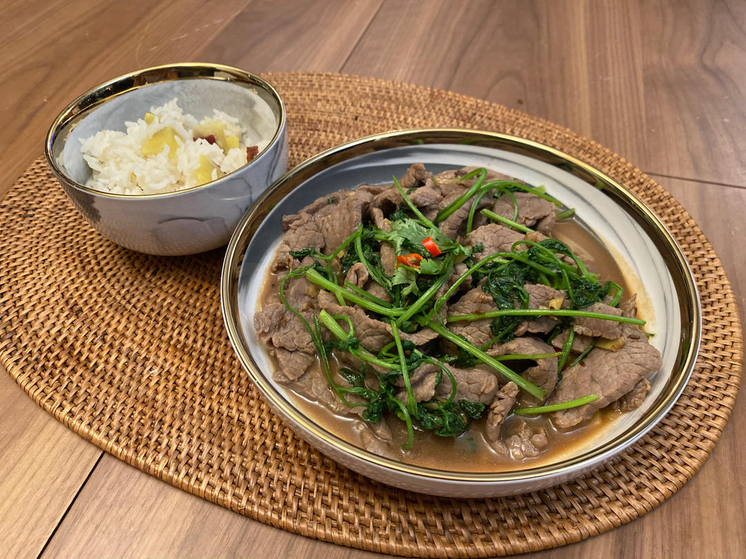 香菜孜然牛肉