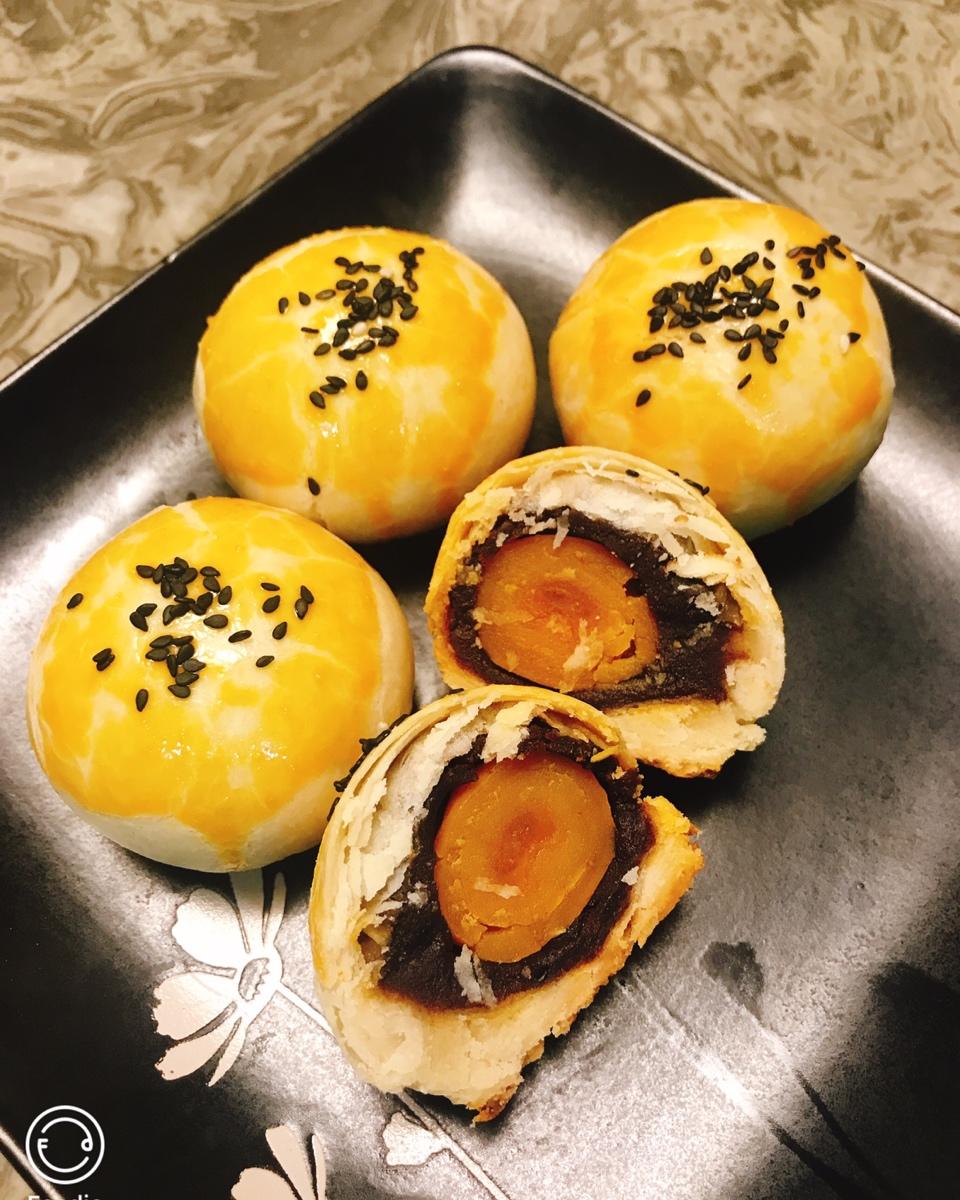 一点不腻，放几天都酥掉渣的蛋黄酥（适应于热天）