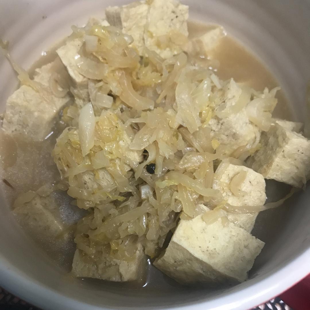 酸菜炖冻豆腐