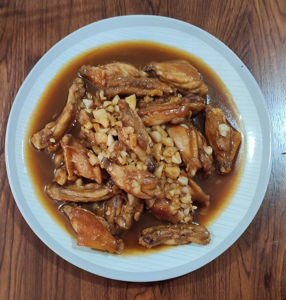 不要再可乐鸡翅了，求求你试试蒜香鸡翅吧，香味捅破天花板！