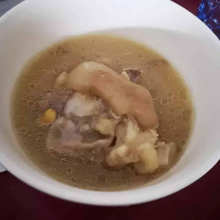 黄豆猪脚汤