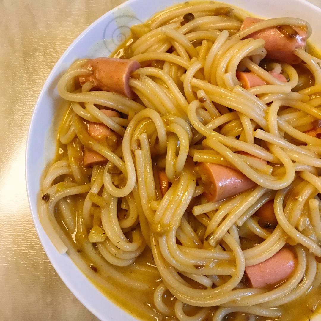 咖喱芝士穿肠意面