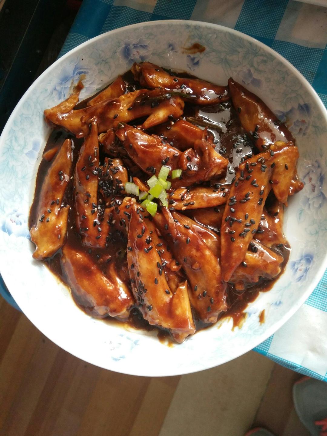 卤鸡翼尖