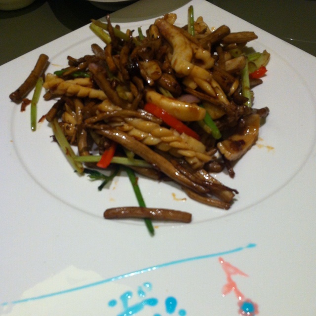 茶树菇爆鱿鱼丝