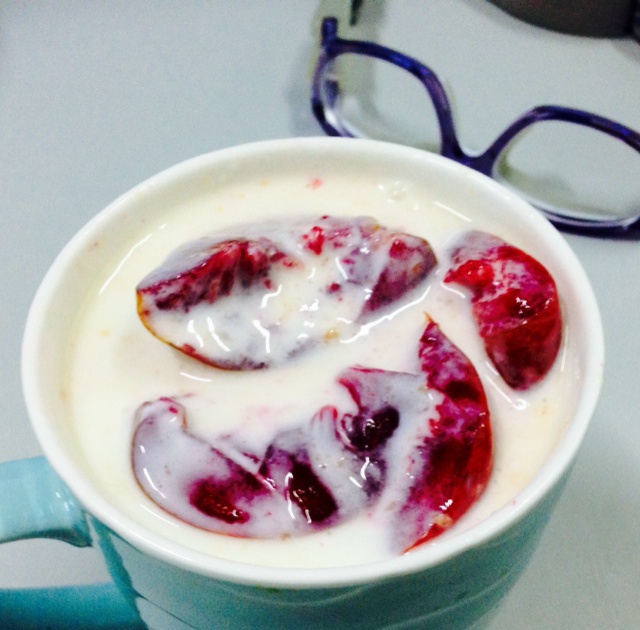 什锦水果酸奶