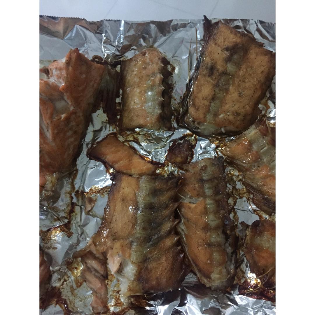 烤三文鱼骨