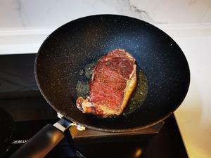 极简-烤箱西冷牛排的做法 步骤9