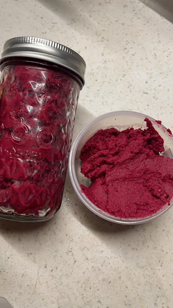 甜菜根鹰嘴豆泥