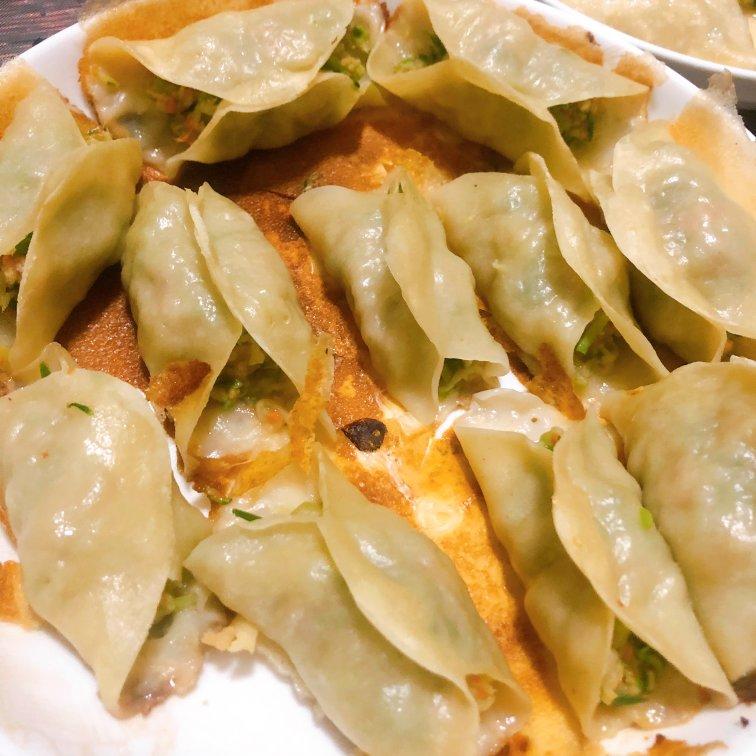 三鲜锅贴