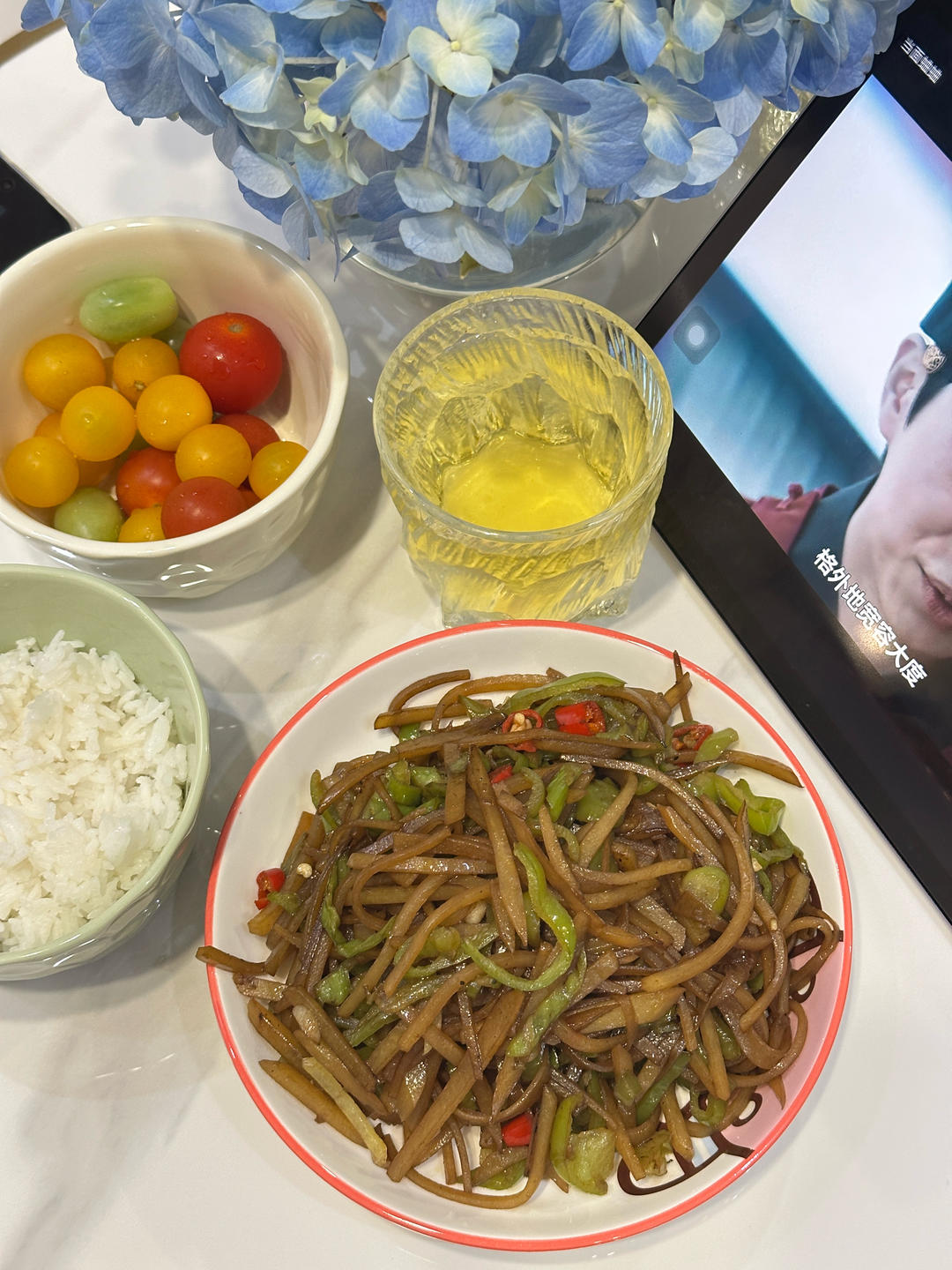 〈辣椒炒土豆丝〉，新手必学，欣小厨 😉