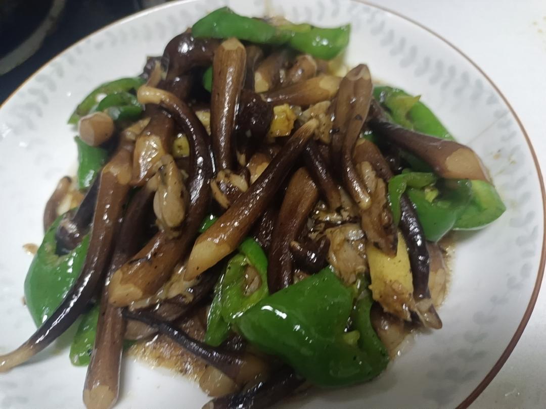 清炒黑皮鸡枞菌