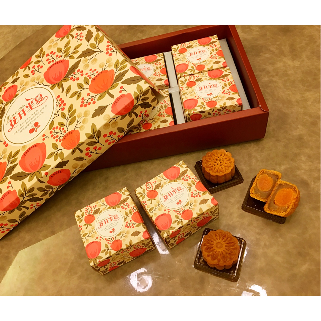 广式蛋黄莲蓉月饼