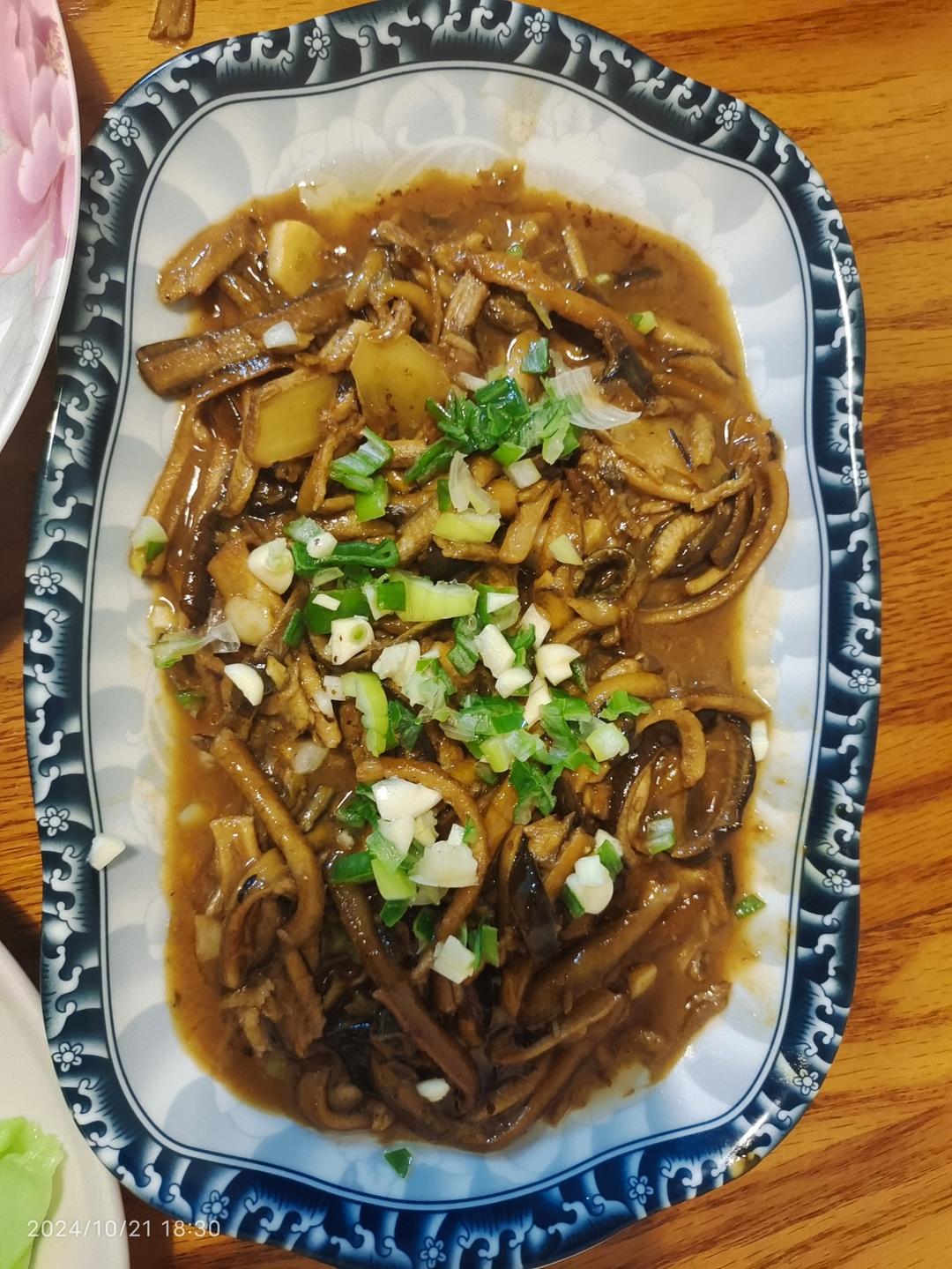 厨师长教你：“响油鳝丝”的家常做法，味道非常赞