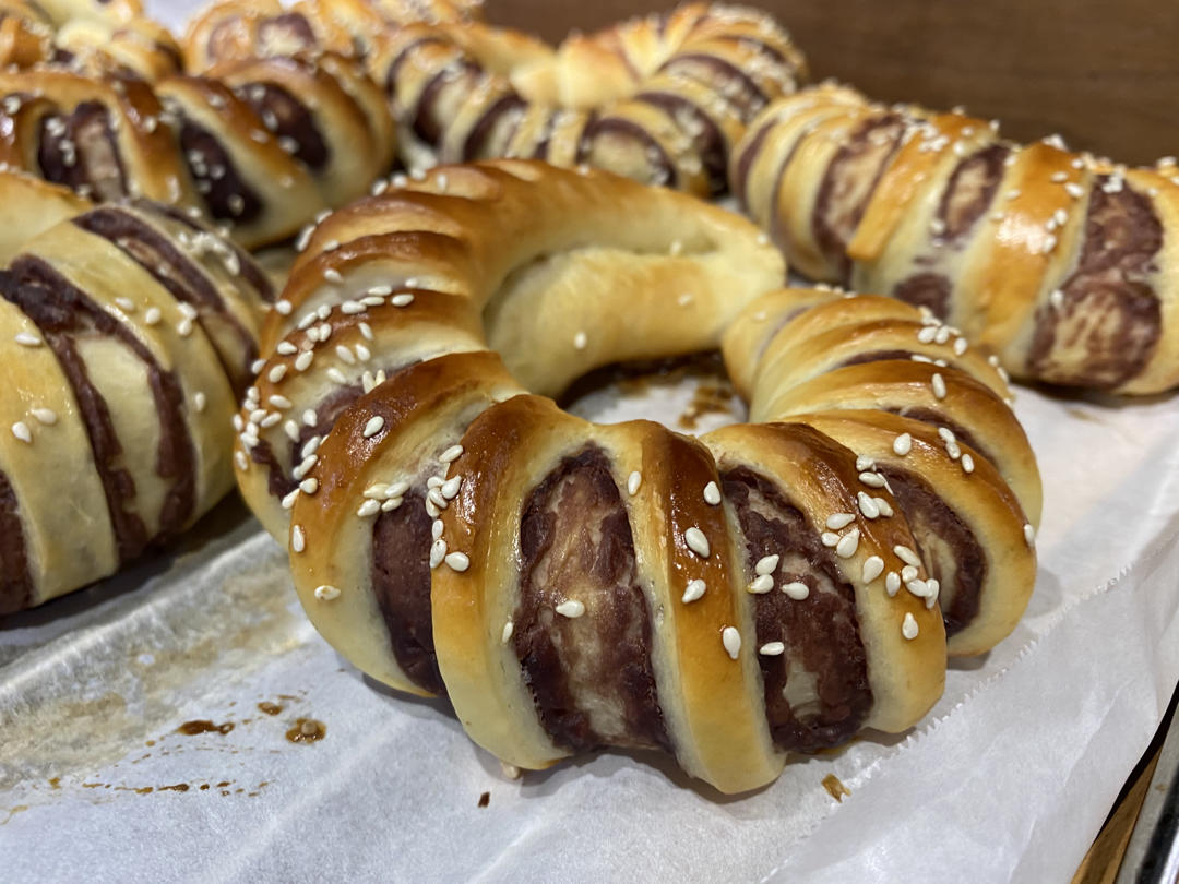 芷澜005做的松软可口的红豆沙面包卷