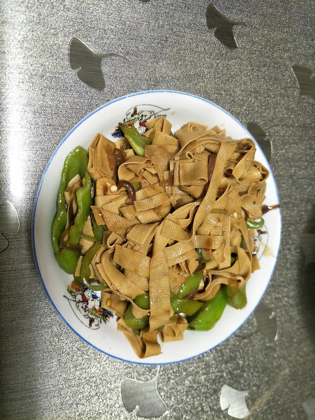 青椒炒豆皮