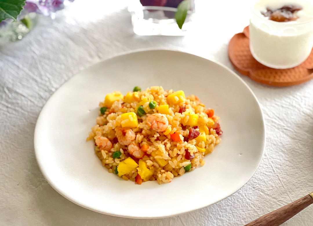 鸟语花香菠萝炒饭