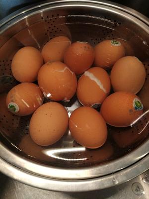五香茶叶蛋的做法 步骤2