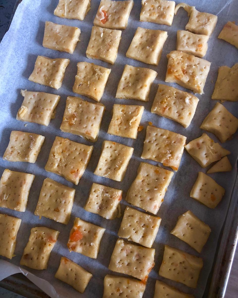 简单酥脆千层口感-老杨同款咸蛋黄饼干