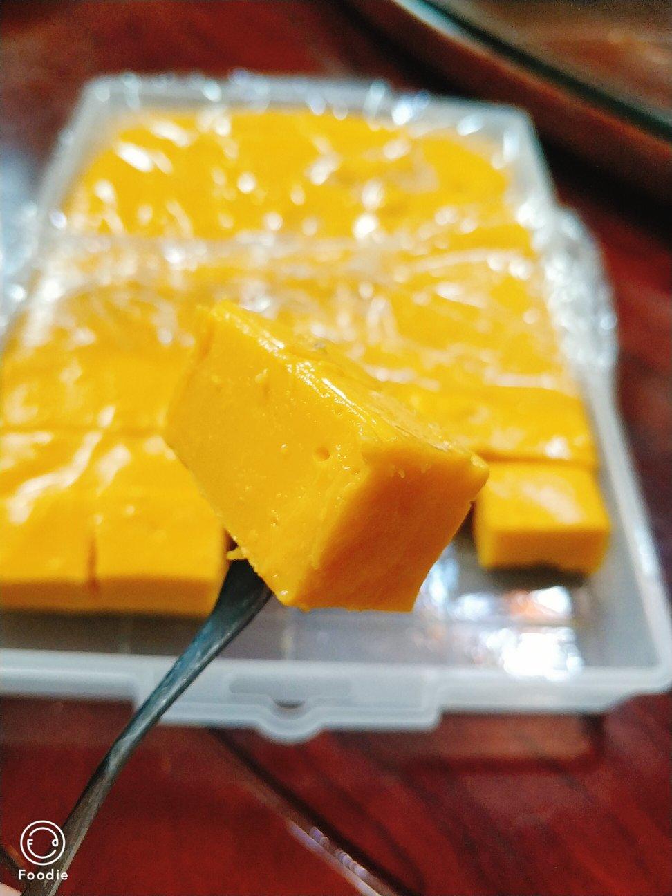 巨简单的奶香南瓜糕，适合秋天吃的小零食，甜甜糯糯入口即化，小宝宝也能吃