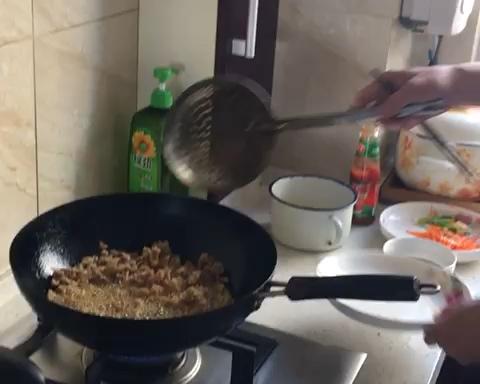 焦酥香脆溜肉段的做法 步骤5