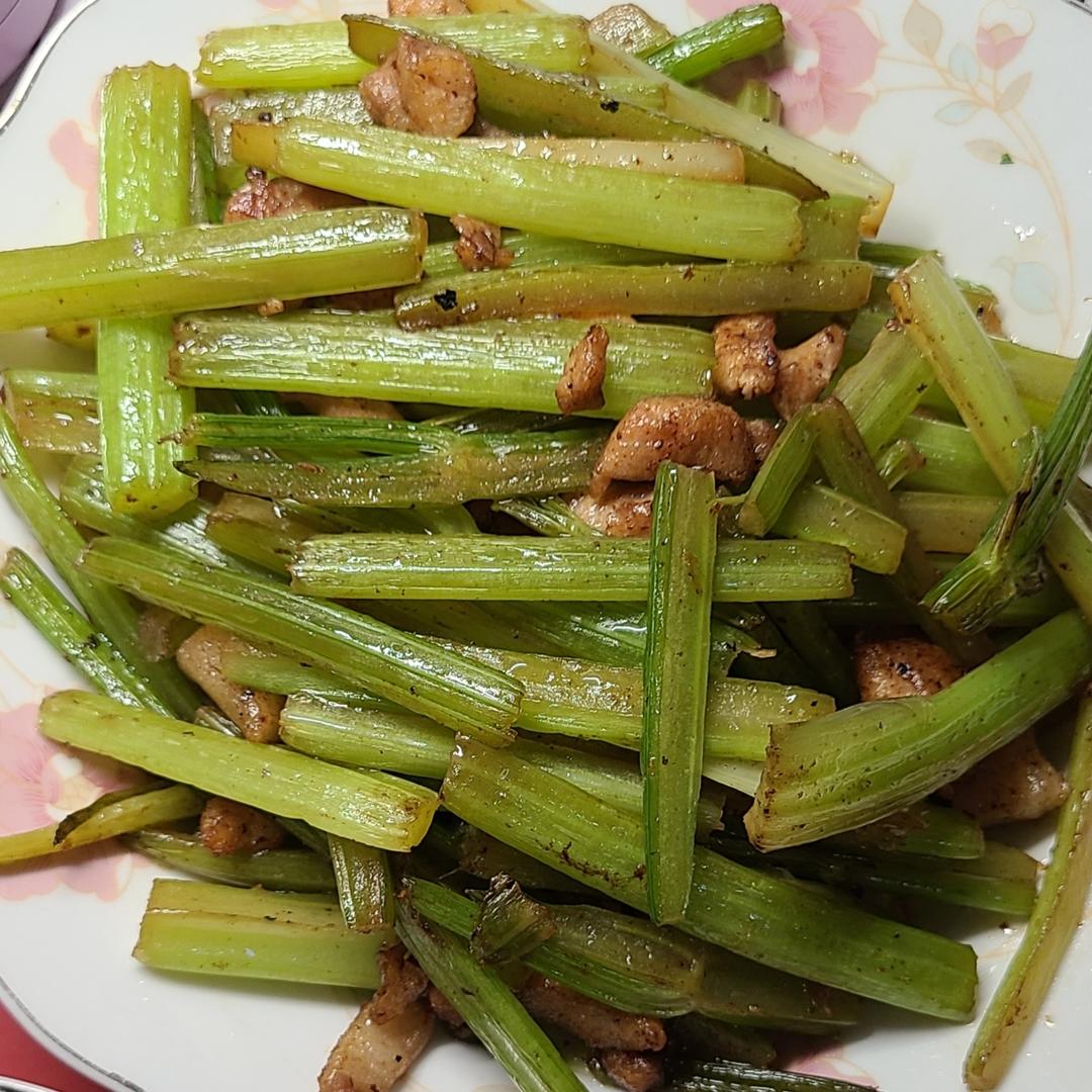 芹菜炒肉