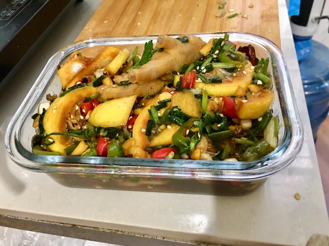 停不下来的秘制凉拌鸡爪