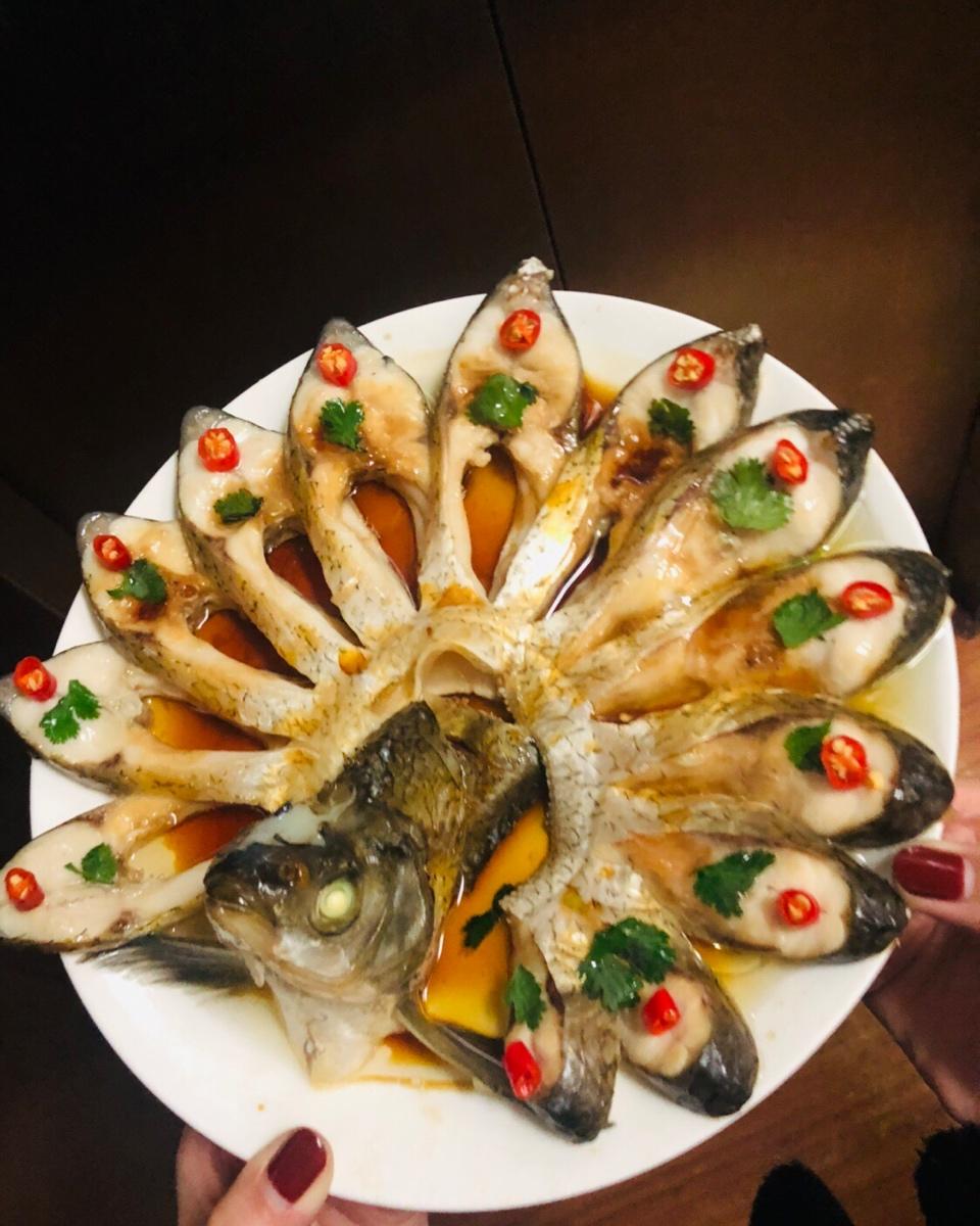 孔雀开屏清蒸鱼