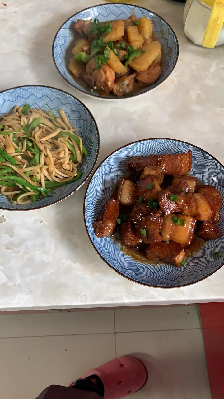 土豆炖鸡块