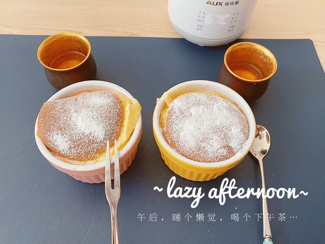 来做一碗热气腾腾的舒芙蕾蛋糕吧！