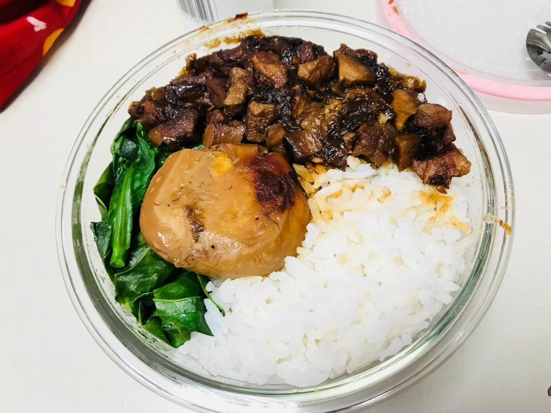 洋葱酥卤肉饭