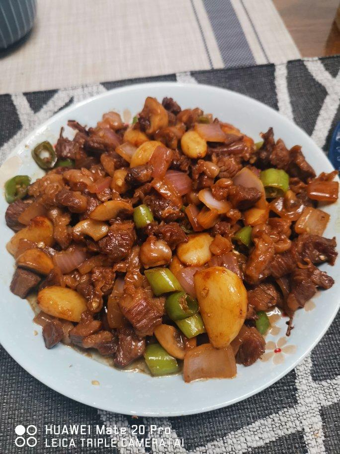 洋葱蘑菇牛肉粒