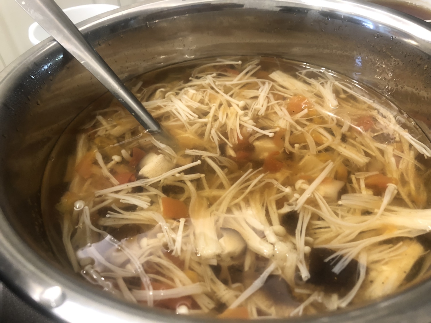 西红柿菌菇汤的做法