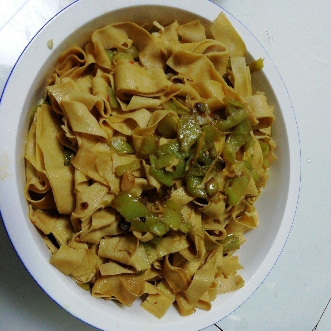 尖椒豆腐皮