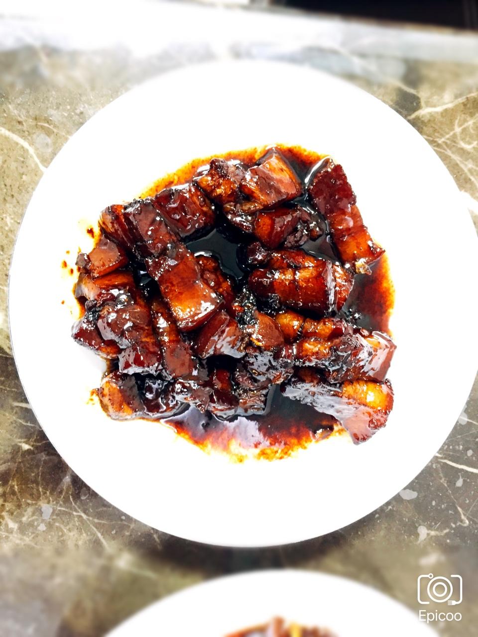 吃着碗里望着锅里的红烧肉