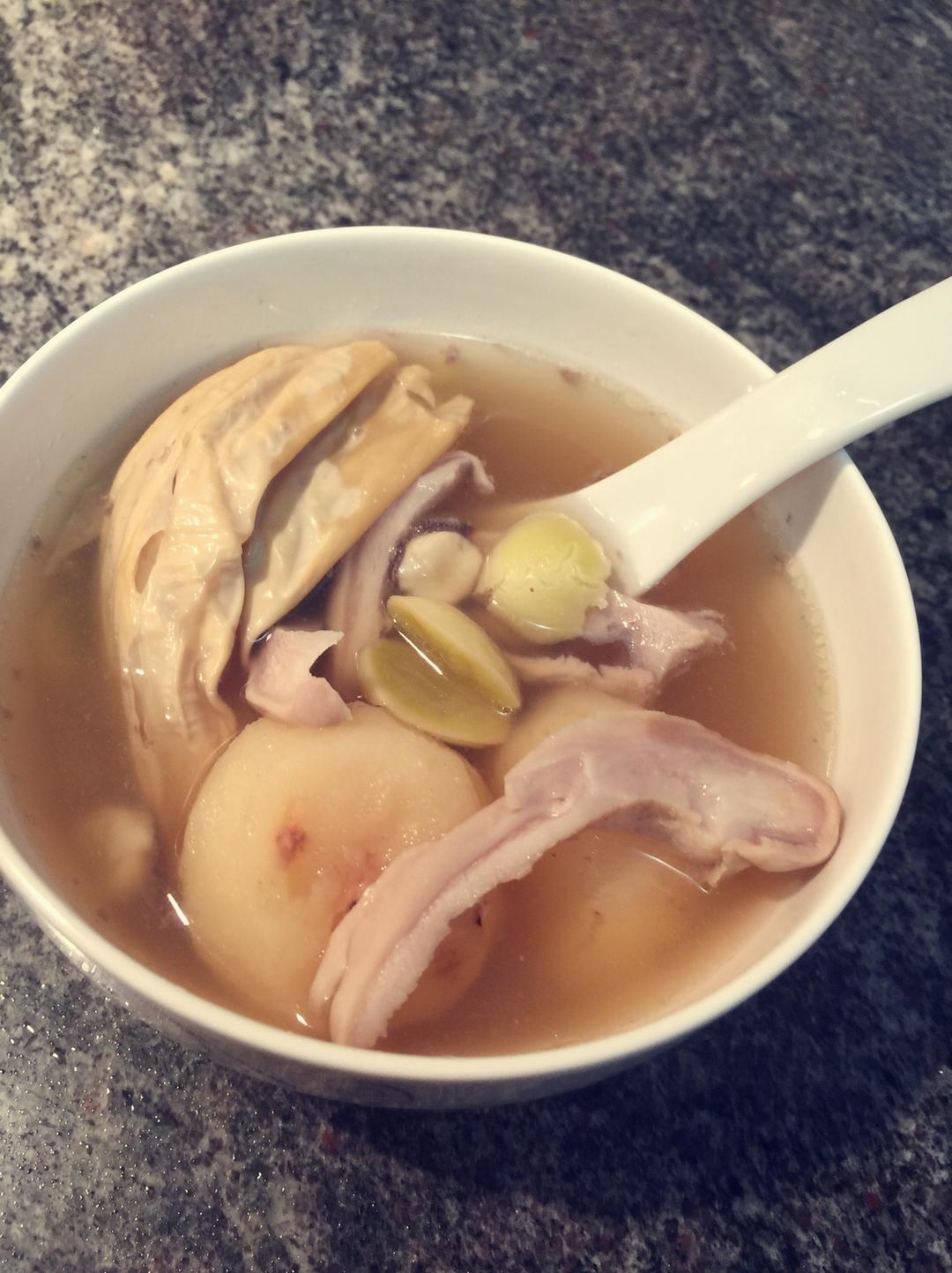 白果腐竹煲猪肚