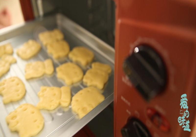 #爱的味道# Hello Kitty 饼干的做法 步骤13