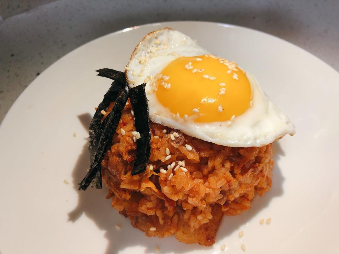 好吃易做的韩式料理 泡菜五花肉炒饭