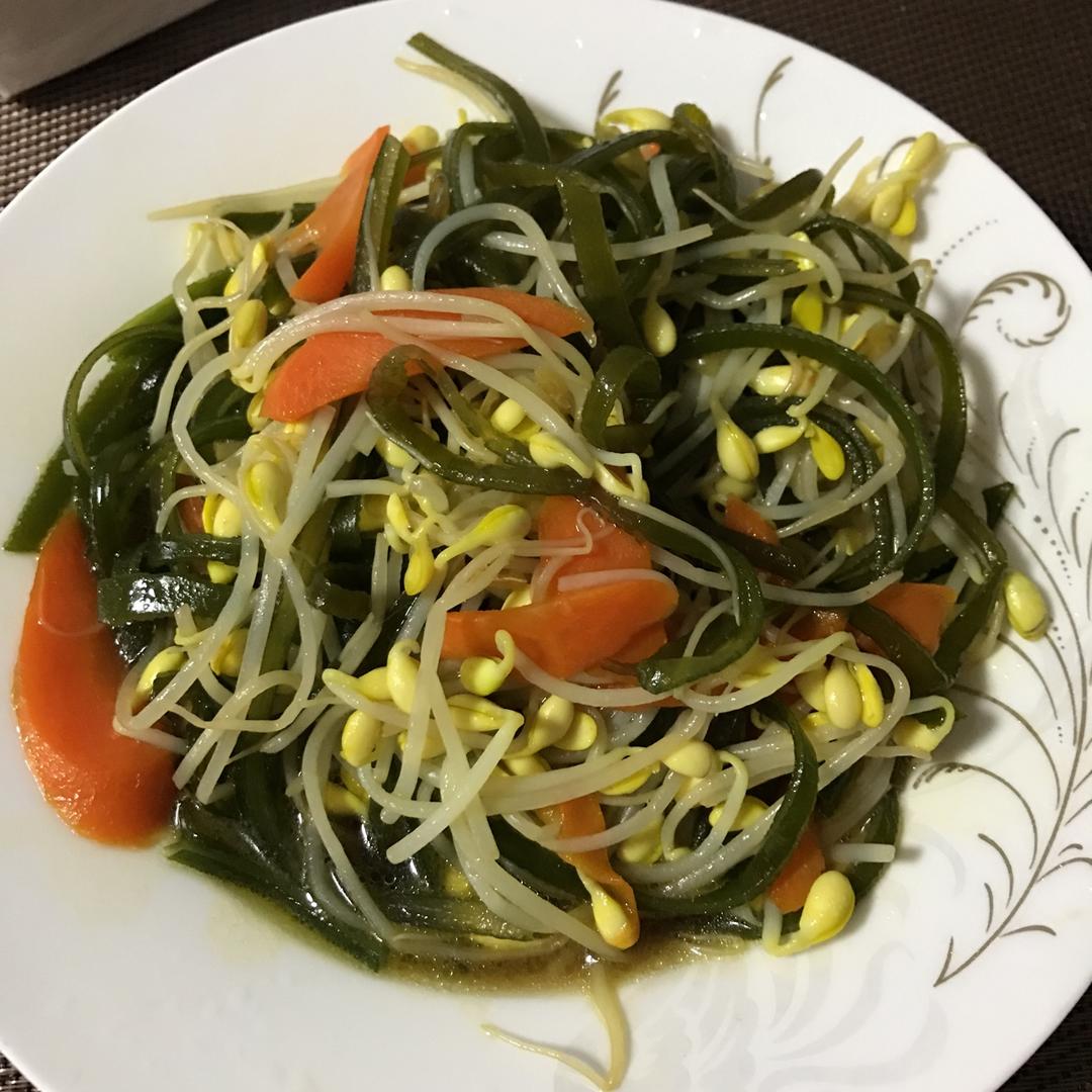 yoyo711做的豆芽炒海带