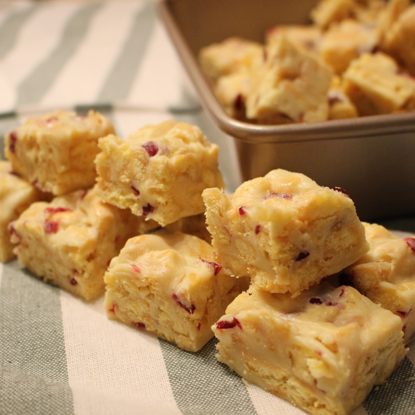 蔓越莓牛扎糖沙琪玛