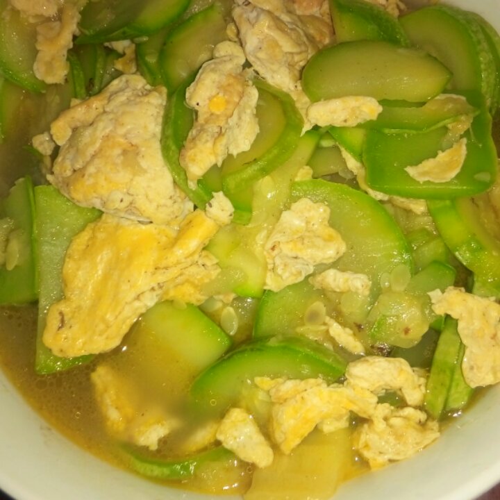西葫芦瓜炒鸡蛋（茭瓜炒鸡蛋）