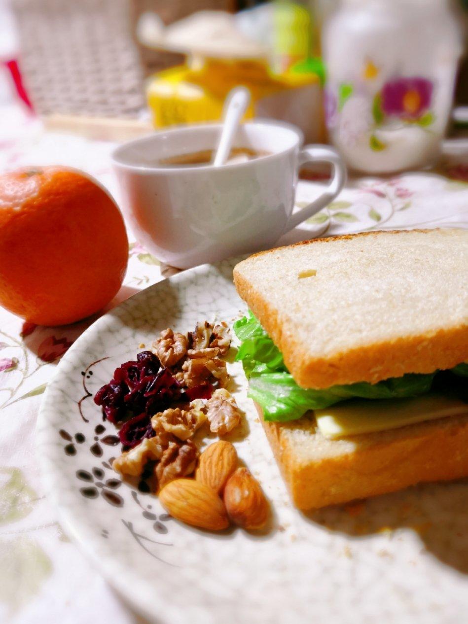 全麦蔓越莓核桃软欧包