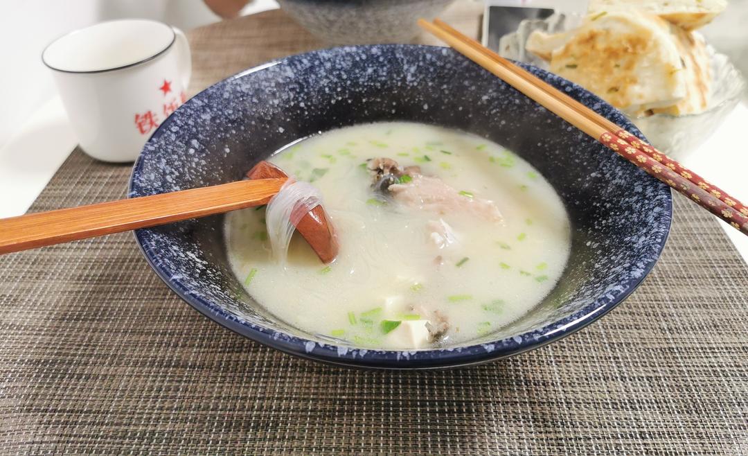 鲫鱼豆腐汤