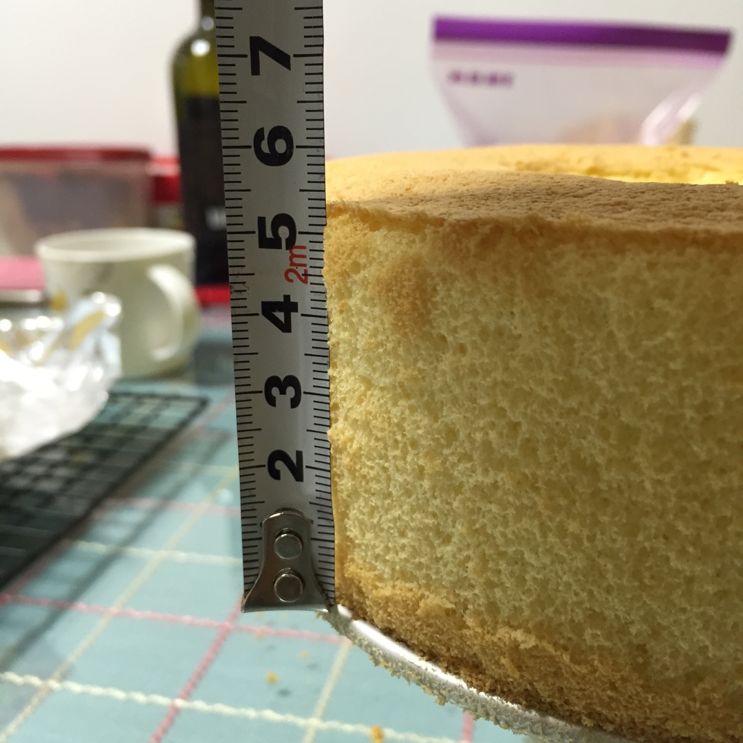 超简单完美戚风蛋糕（6寸2蛋）附打发、翻拌、脱模视频