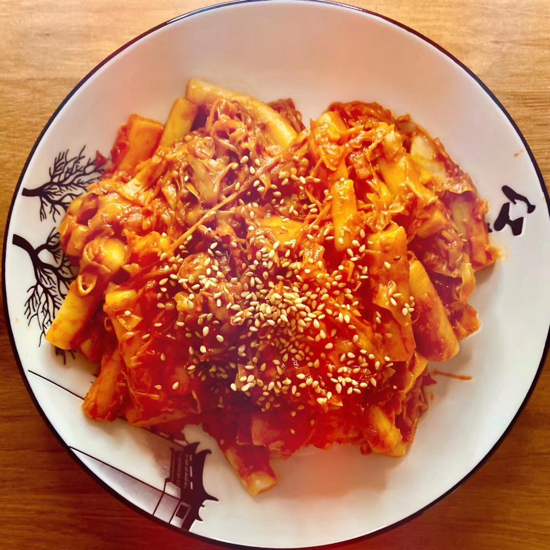 泡菜金针菇火腿肠辣炒芝士年糕