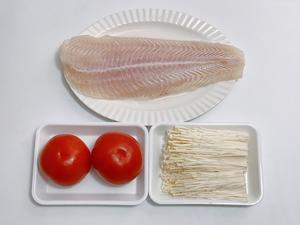 年夜菜｜福满人间·番茄龙利鱼汤的做法 步骤1