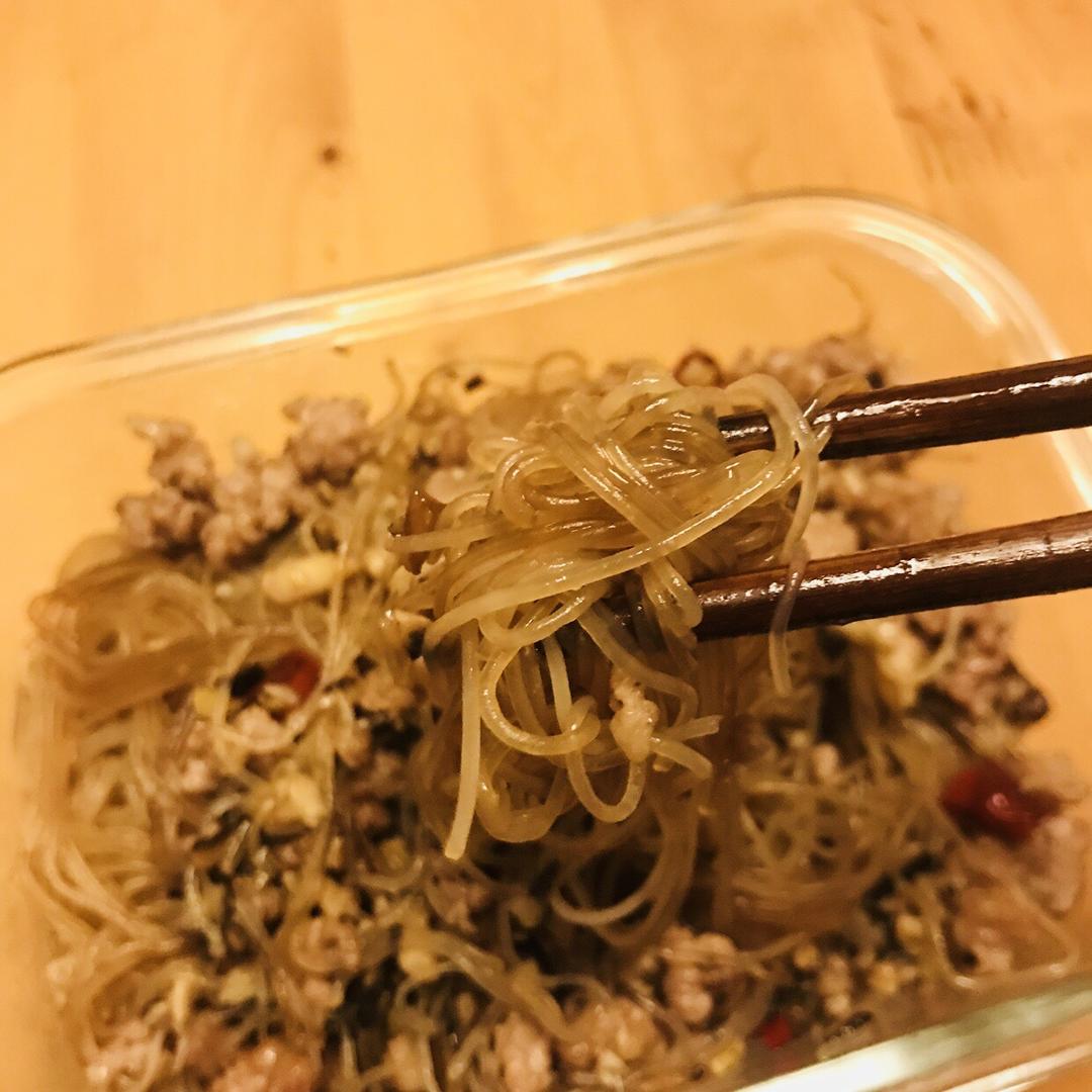 蚂蚁上树