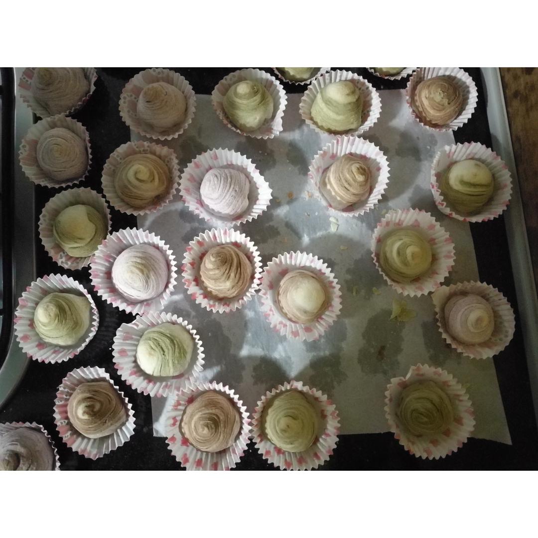 蛋黄酥~紫薯、抹茶、原味~花好月圆，中秋快乐~内附一次做六色蛋黄酥方法~
