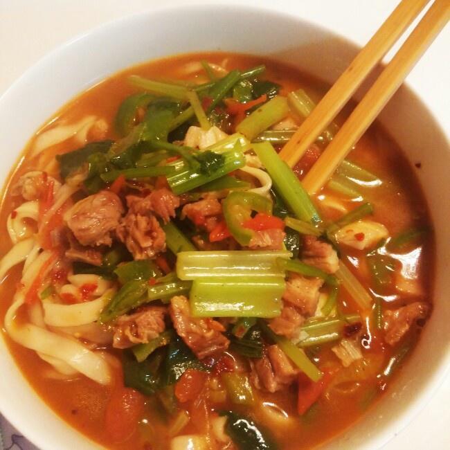 芹菜肉丝面