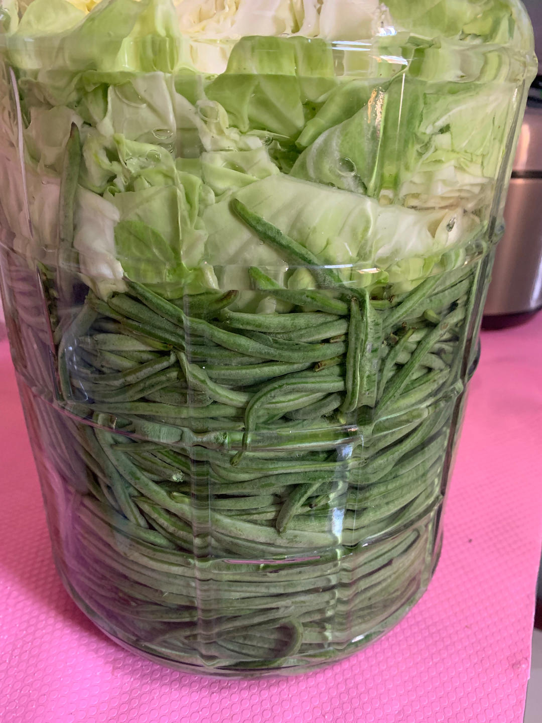 简单易做上手快，自制美味下饭酸豇豆